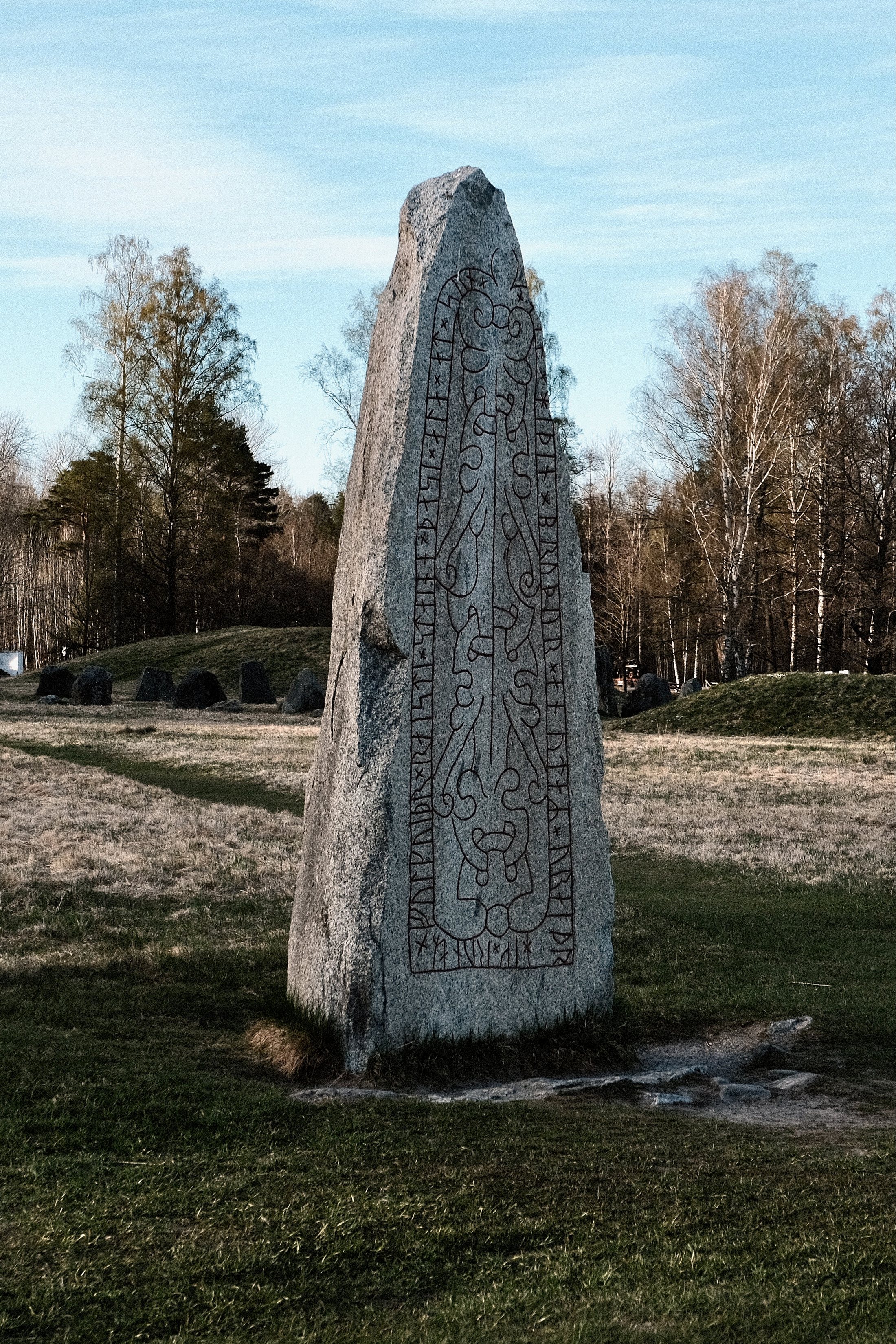 The Anundshög Runestone, known as Vs 13, standing at Anundshög in Västerås, Sweden, with a runic inscription commemorating Heden, son of Folkvid and brother of Anund.